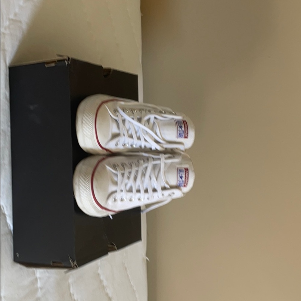 Converse white size 8